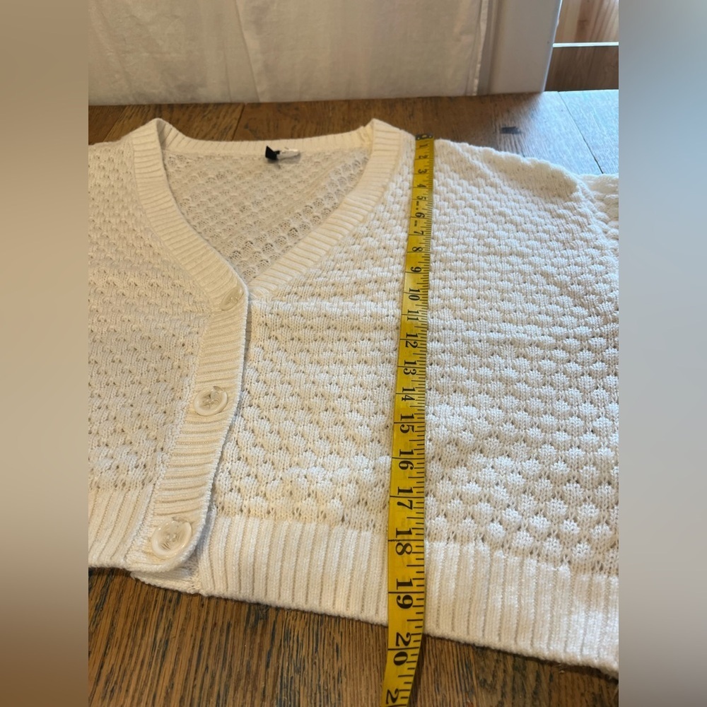 H&M DIVIDED – Cream Knit Cropped Cardigan – Size L - Picture 8 of 9